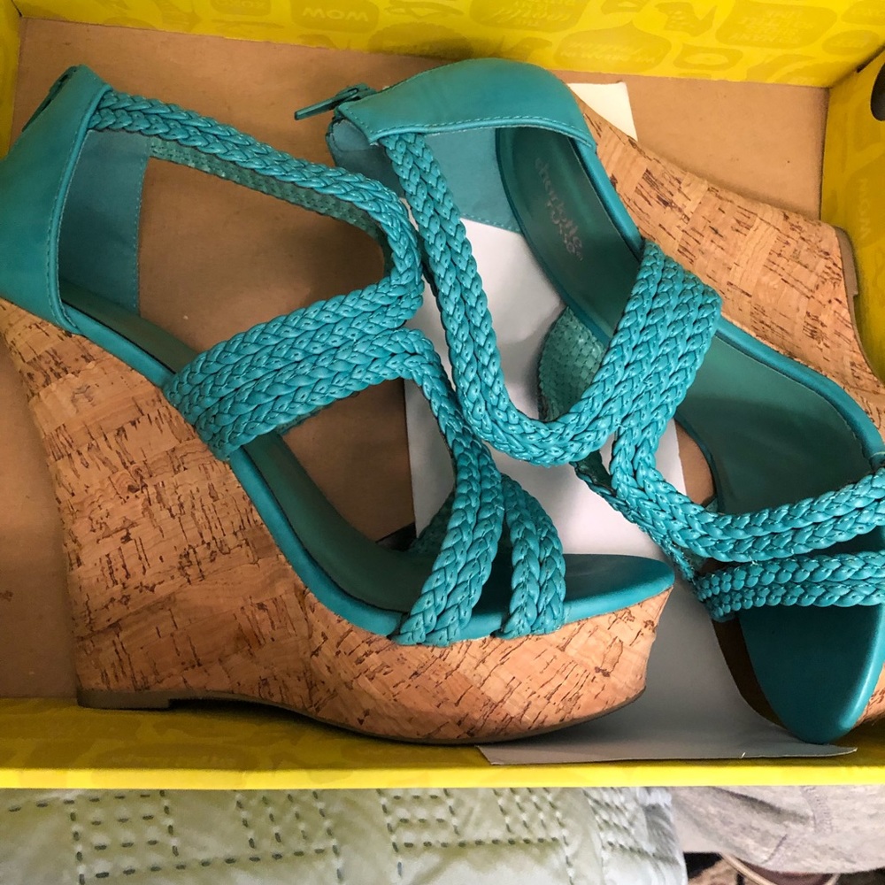 Heels - Picture 2 of 3